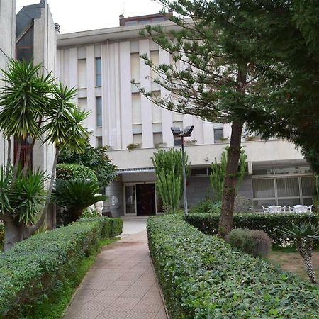 Centro Giovanile Padre Minozzi Hotel Policoro Kültér fotó