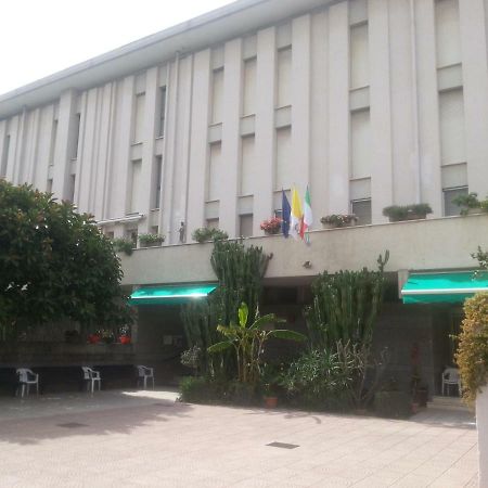Centro Giovanile Padre Minozzi Hotel Policoro Kültér fotó